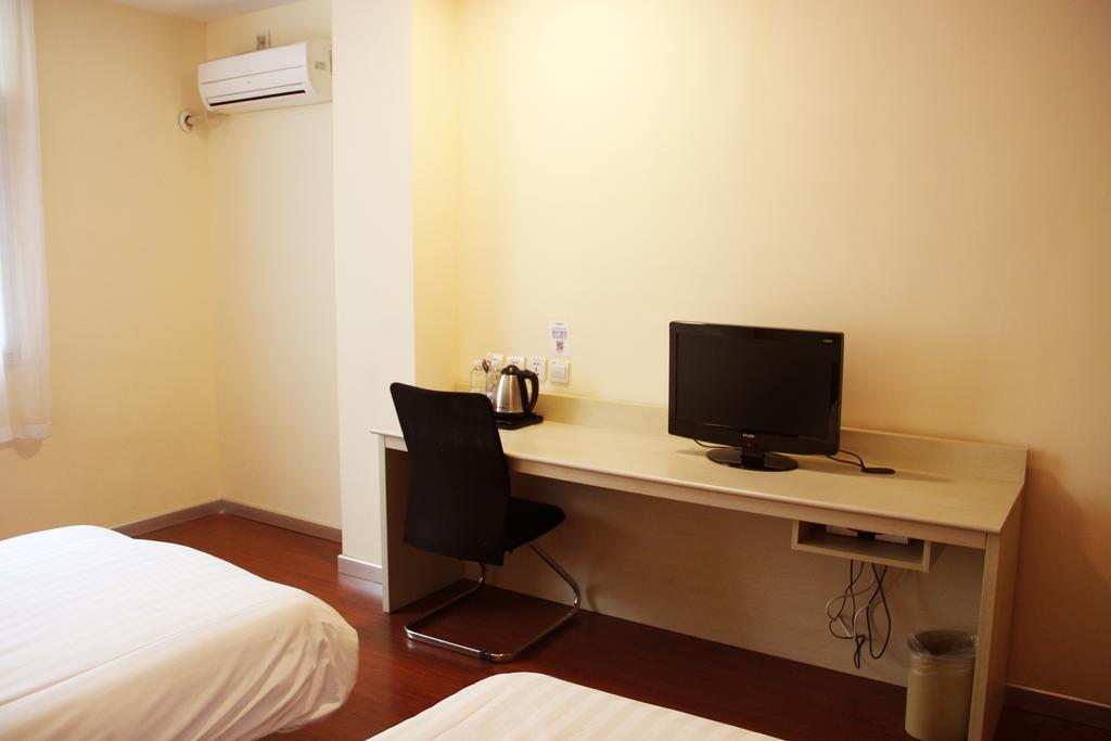 Hanting Hotel Shenyang Zhongshan Square Екстериор снимка