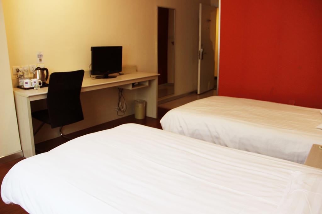 Hanting Hotel Shenyang Zhongshan Square Екстериор снимка